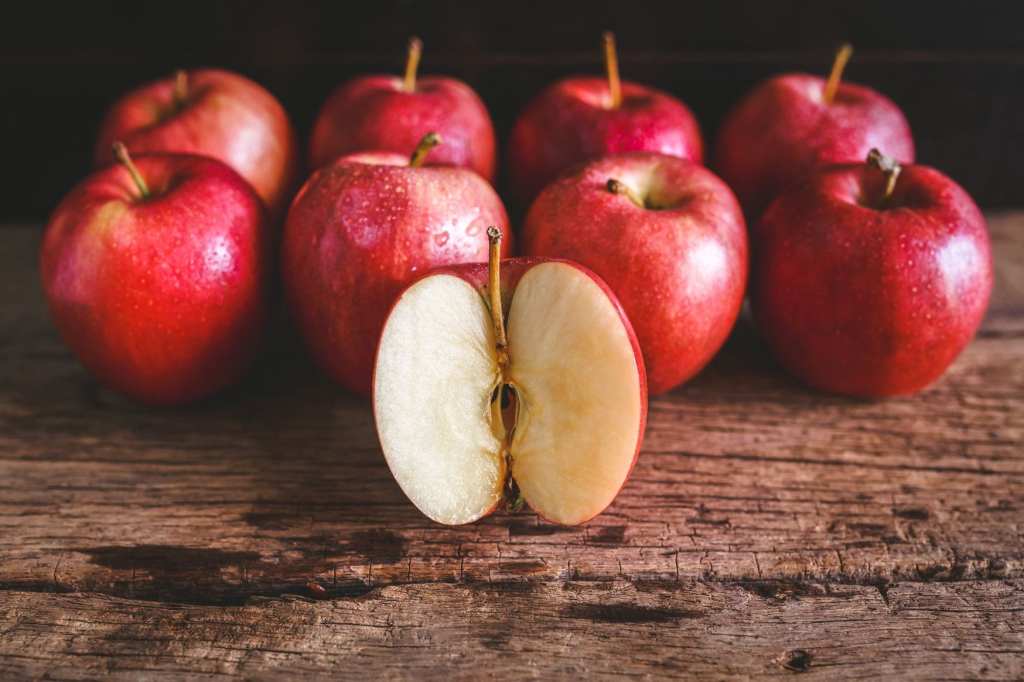 What Do You Get From Eating Apple&nbsp;Fruit?
