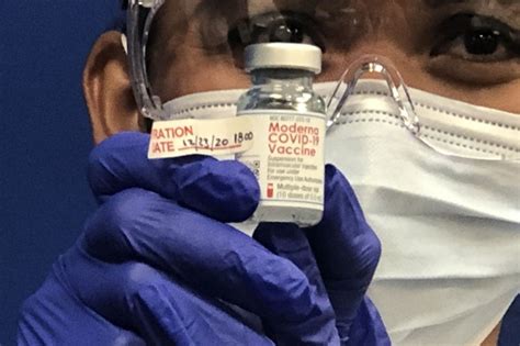 Moderna’s COVID-19 vaccine defends against delta variant