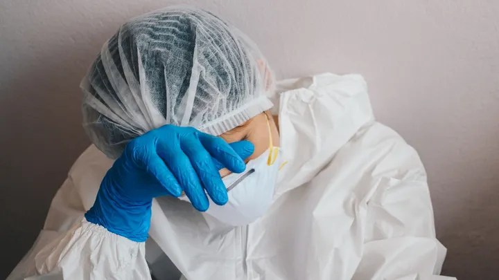 Nurses and other health staff in UK leaving profession for better paying&nbsp;jobs